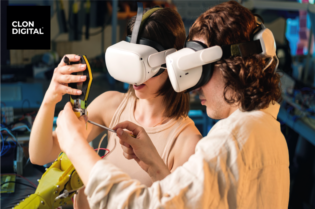 Dos alumnos trabajan con sus gafas de RV